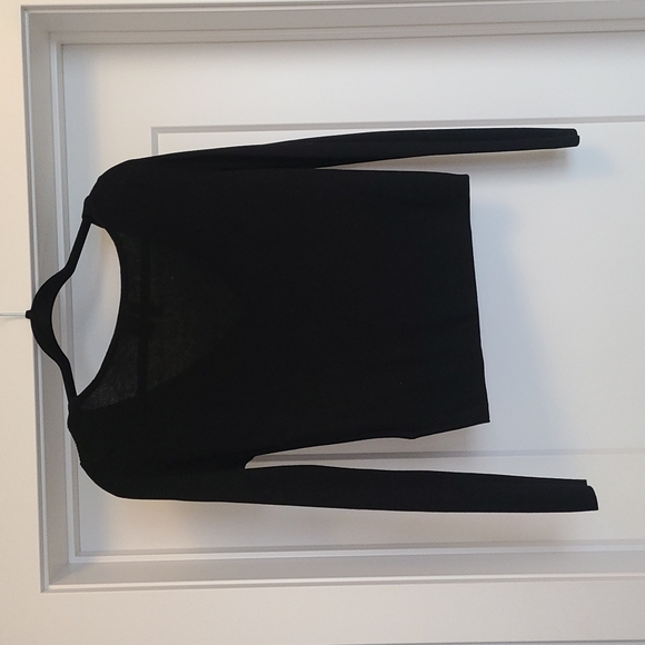 3/$25 Cropped black sweater - Picture 4 of 4